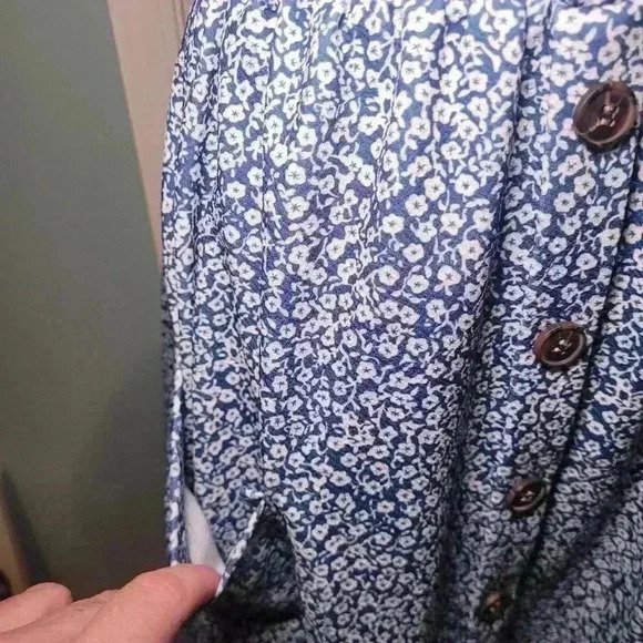 woman's dress size small flower print - Picture 2 of 5